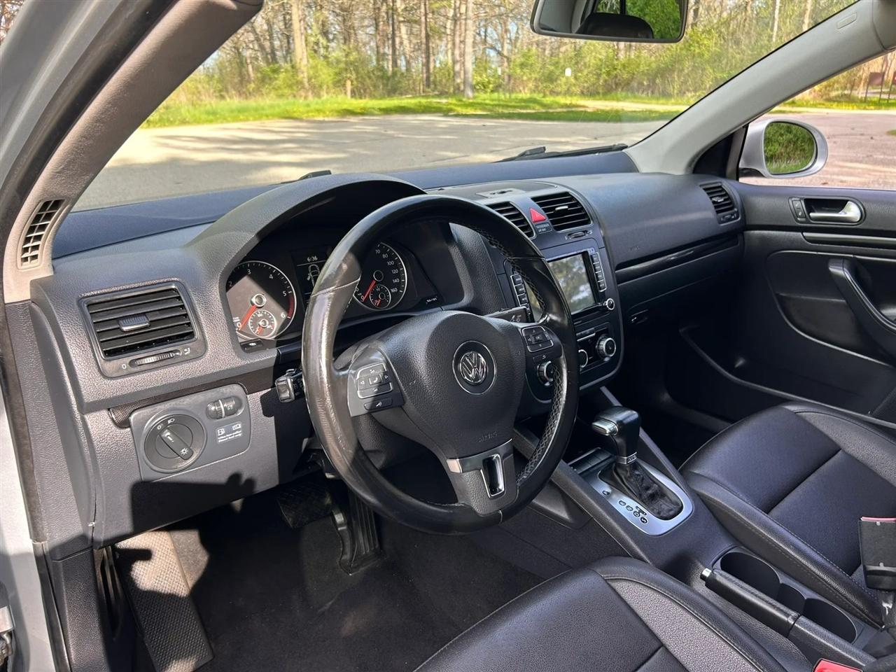Volkswagen Jetta  2010