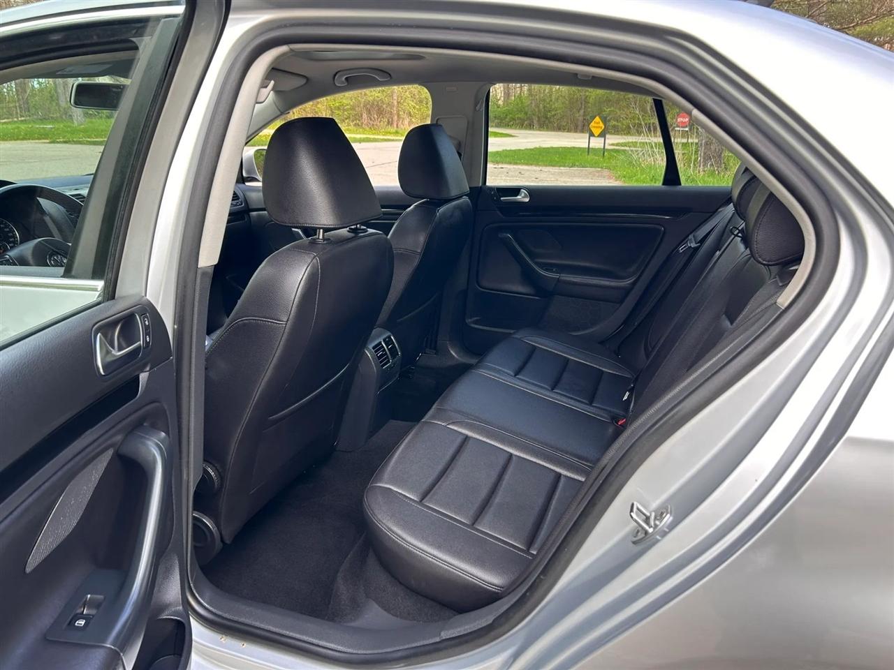 Volkswagen Jetta  2010