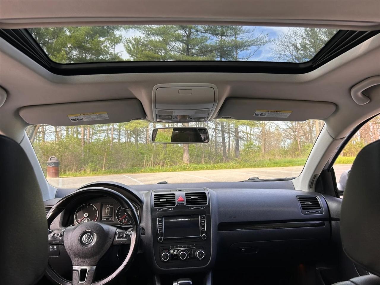 Volkswagen Jetta  2010