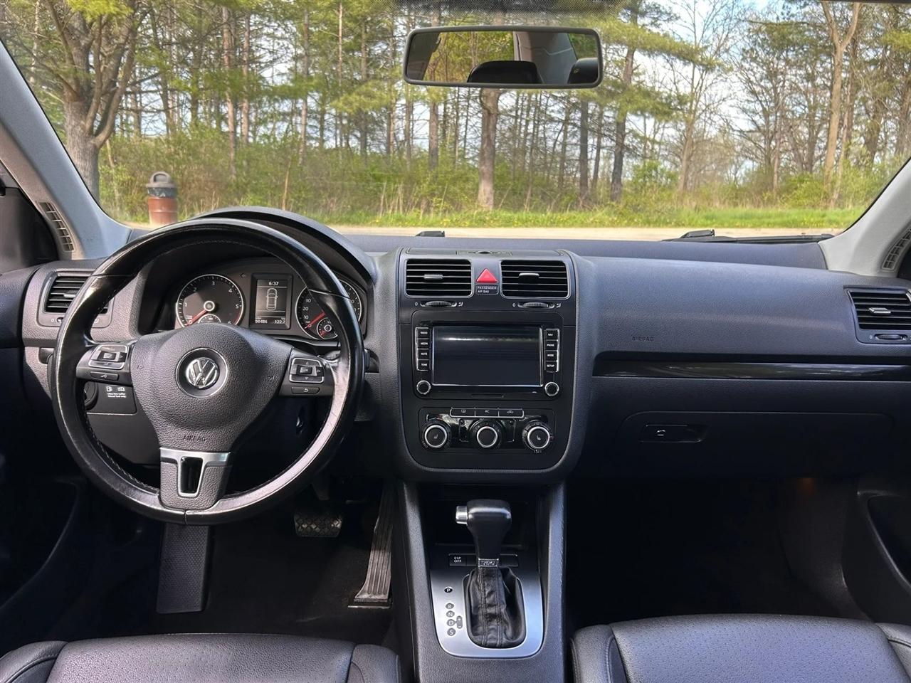 Volkswagen Jetta  2010