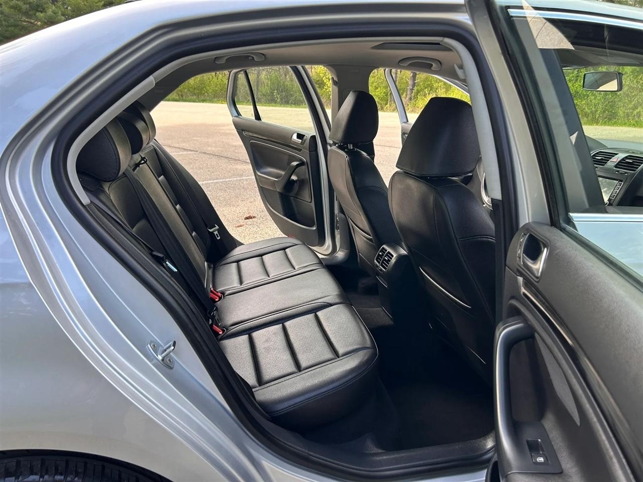 Volkswagen Jetta  2010