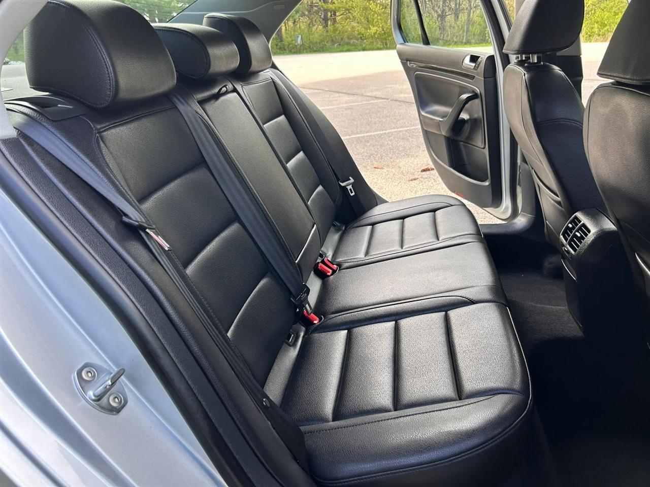 Volkswagen Jetta  2010