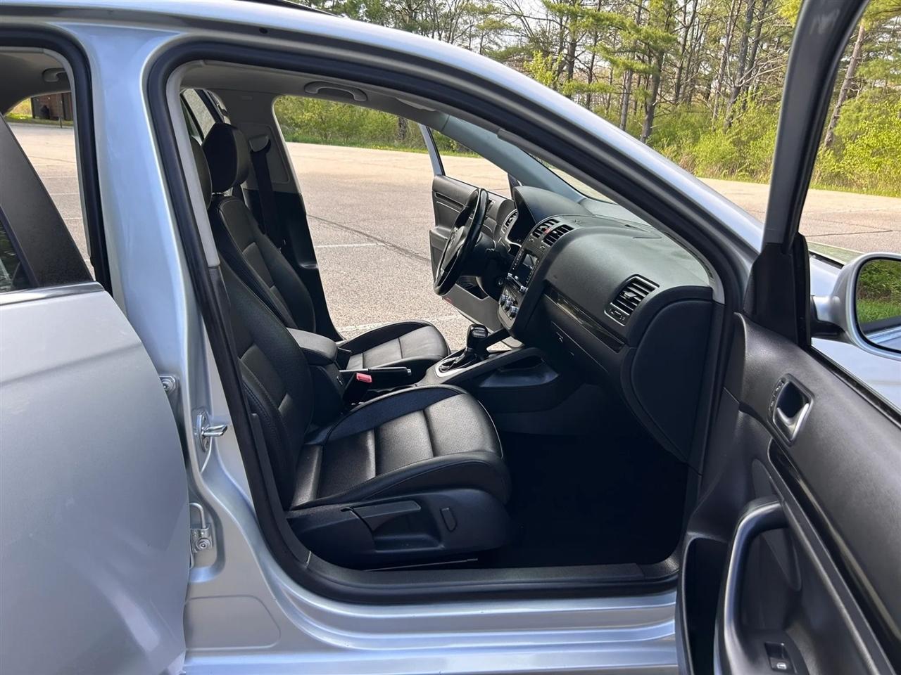 Volkswagen Jetta  2010