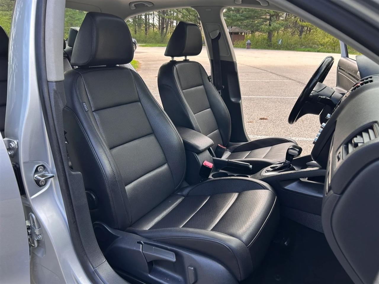 Volkswagen Jetta  2010