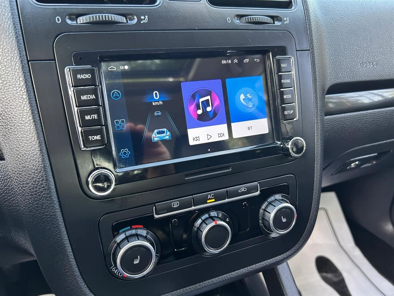 Volkswagen Jetta  2010