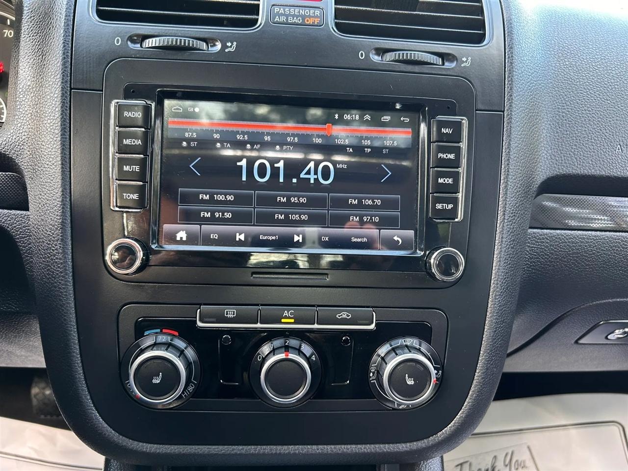 Volkswagen Jetta  2010