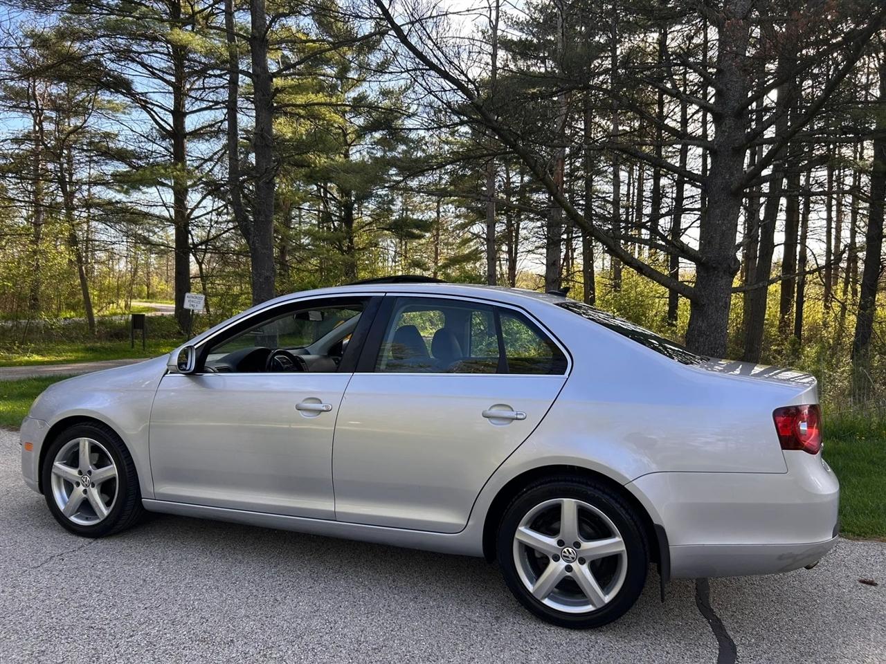 Volkswagen Jetta  2010