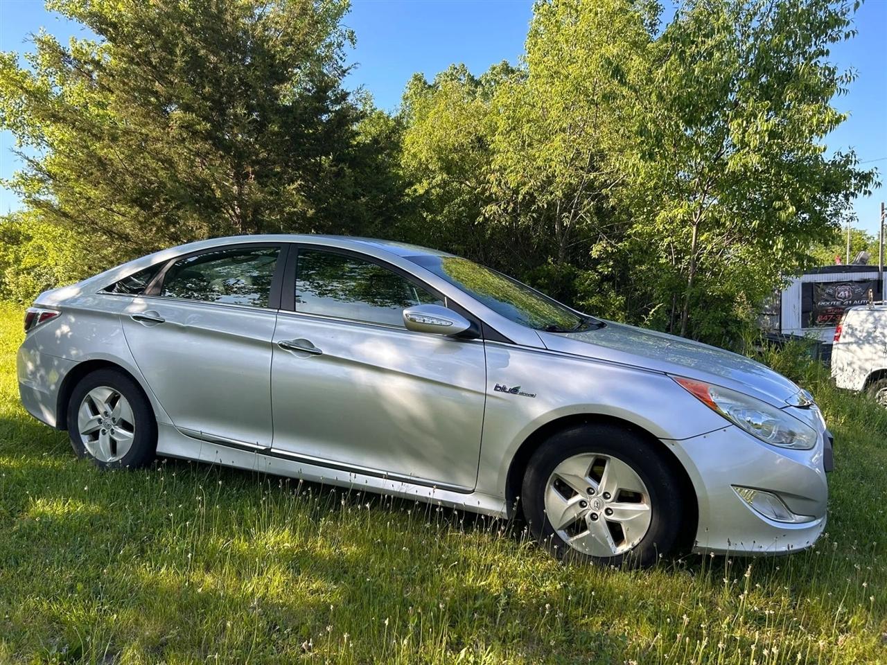 Hyundai Sonata Hybrid  2011