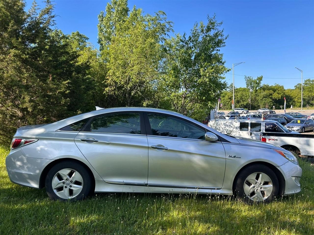 Hyundai Sonata Hybrid  2011