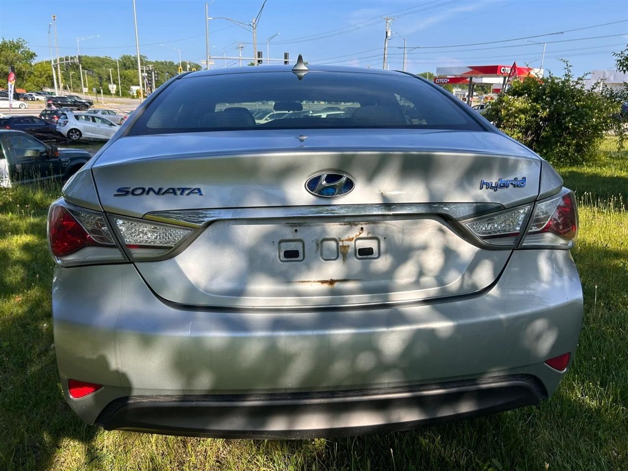 Hyundai Sonata Hybrid  2011