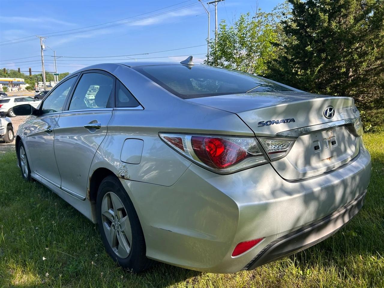Hyundai Sonata Hybrid  2011