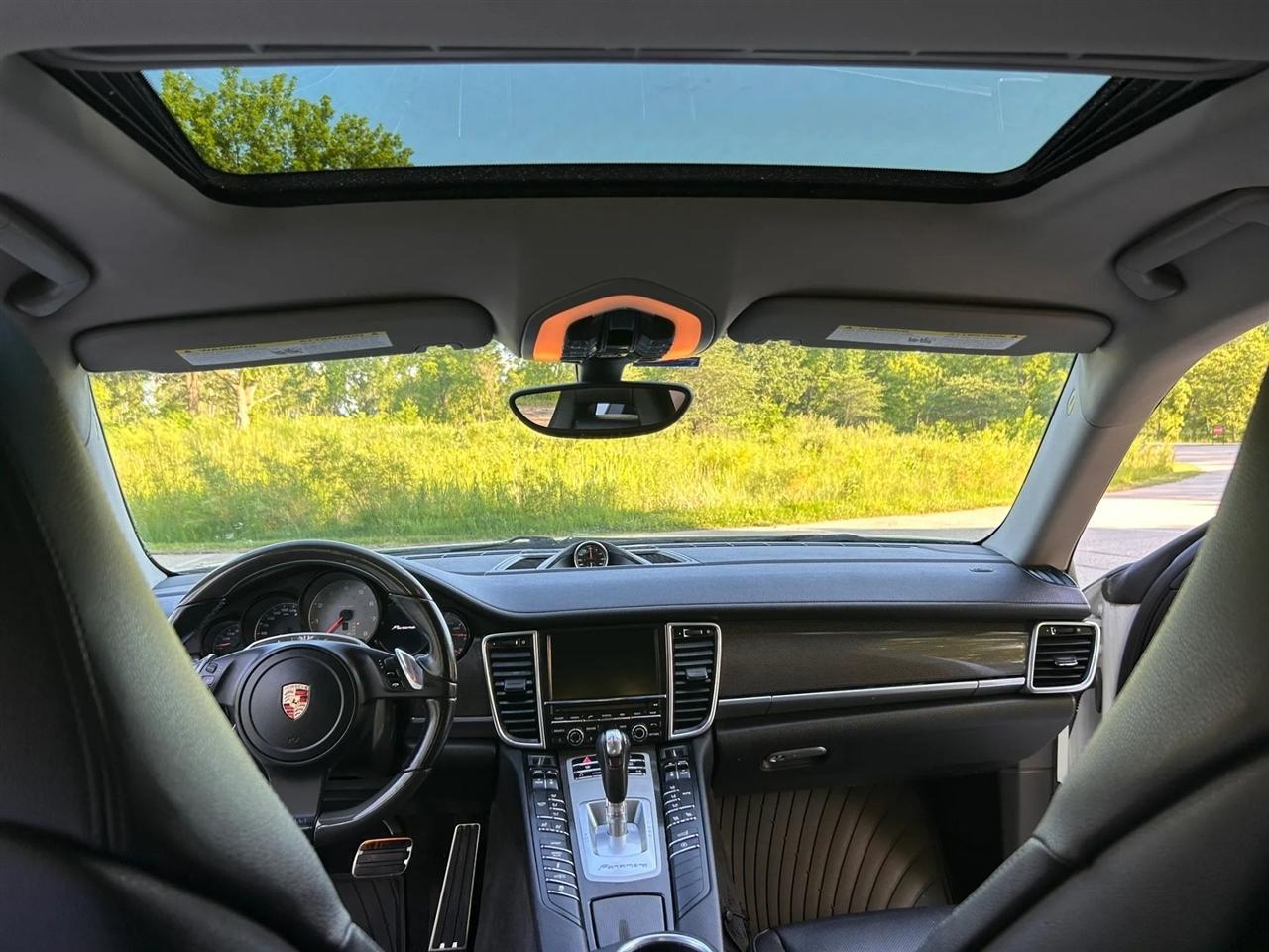 Porsche Panamera  2012