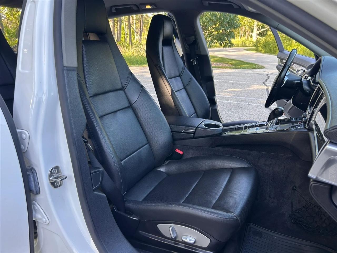 Porsche Panamera  2012