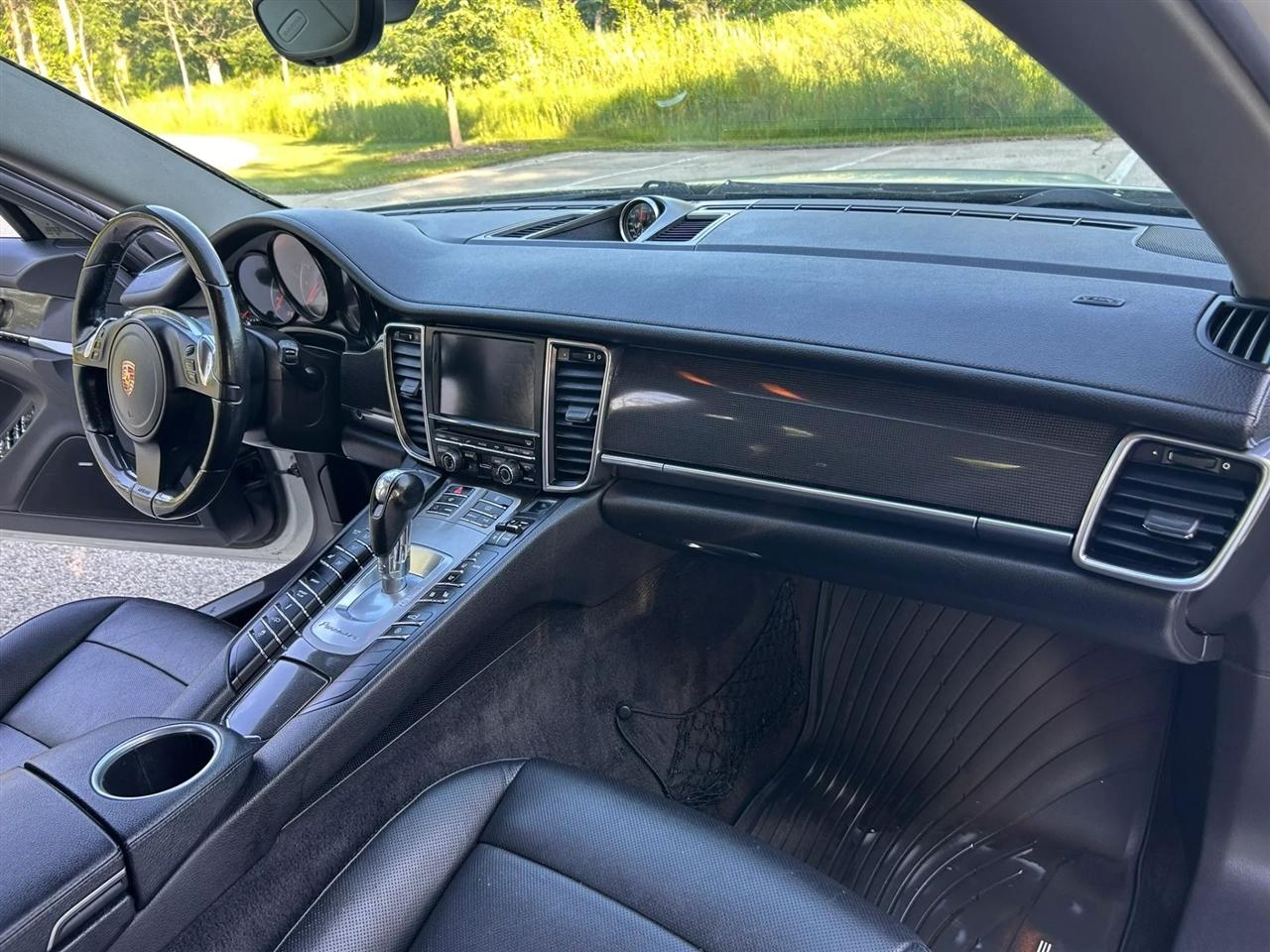 Porsche Panamera  2012