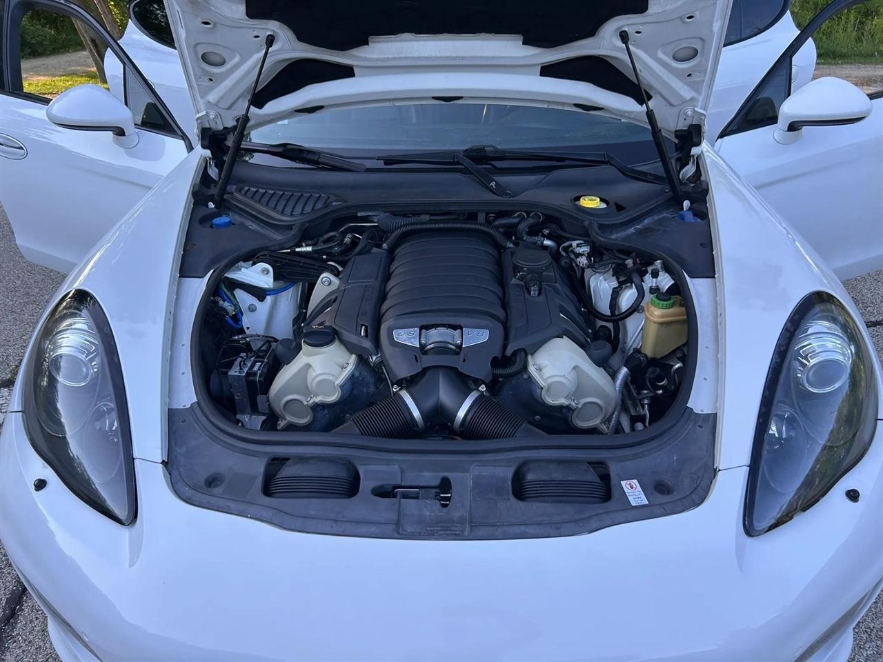 Porsche Panamera  2012