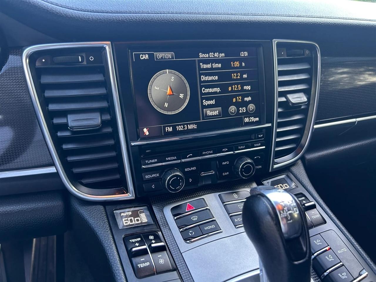 Porsche Panamera  2012