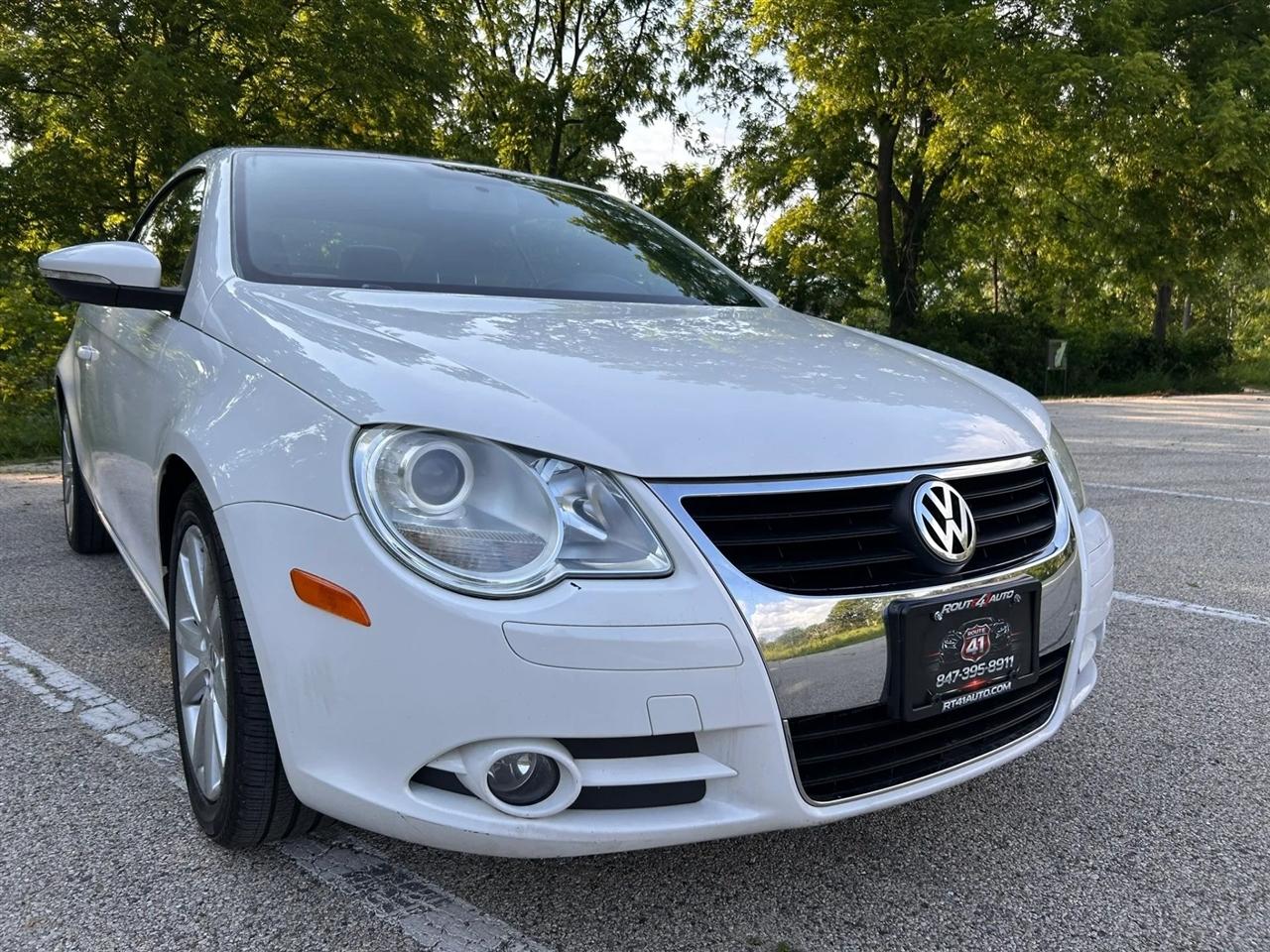 2011 Volkswagen Eos Komfort Hard Top Convertible 2D