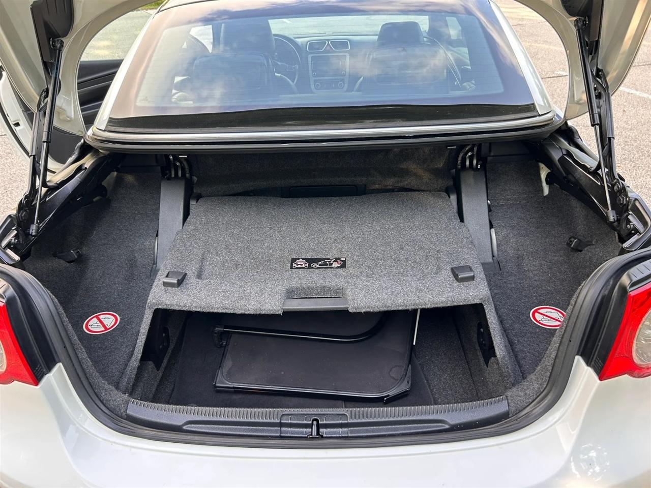 Volkswagen Eos  2011