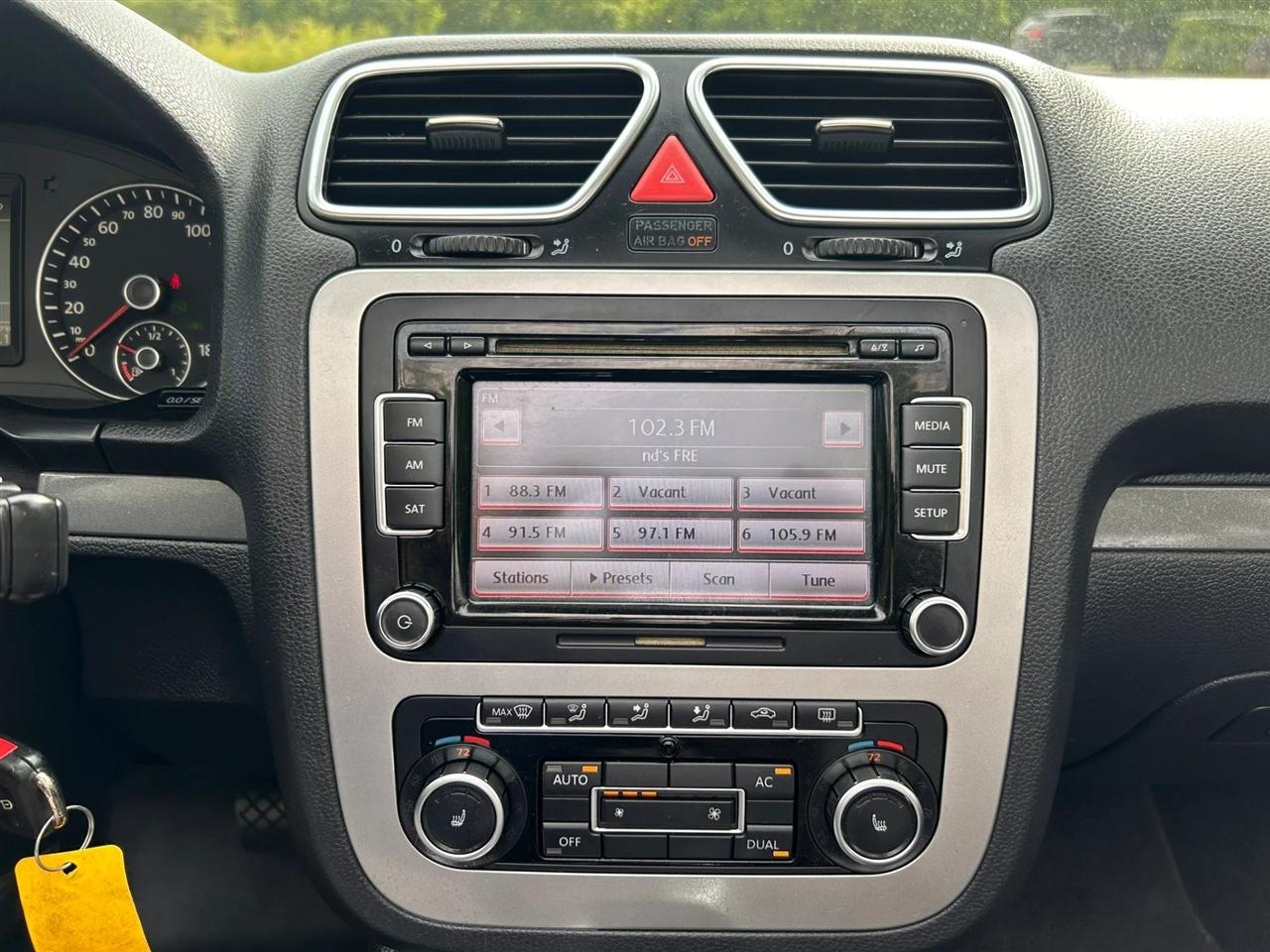 Volkswagen Eos  2011