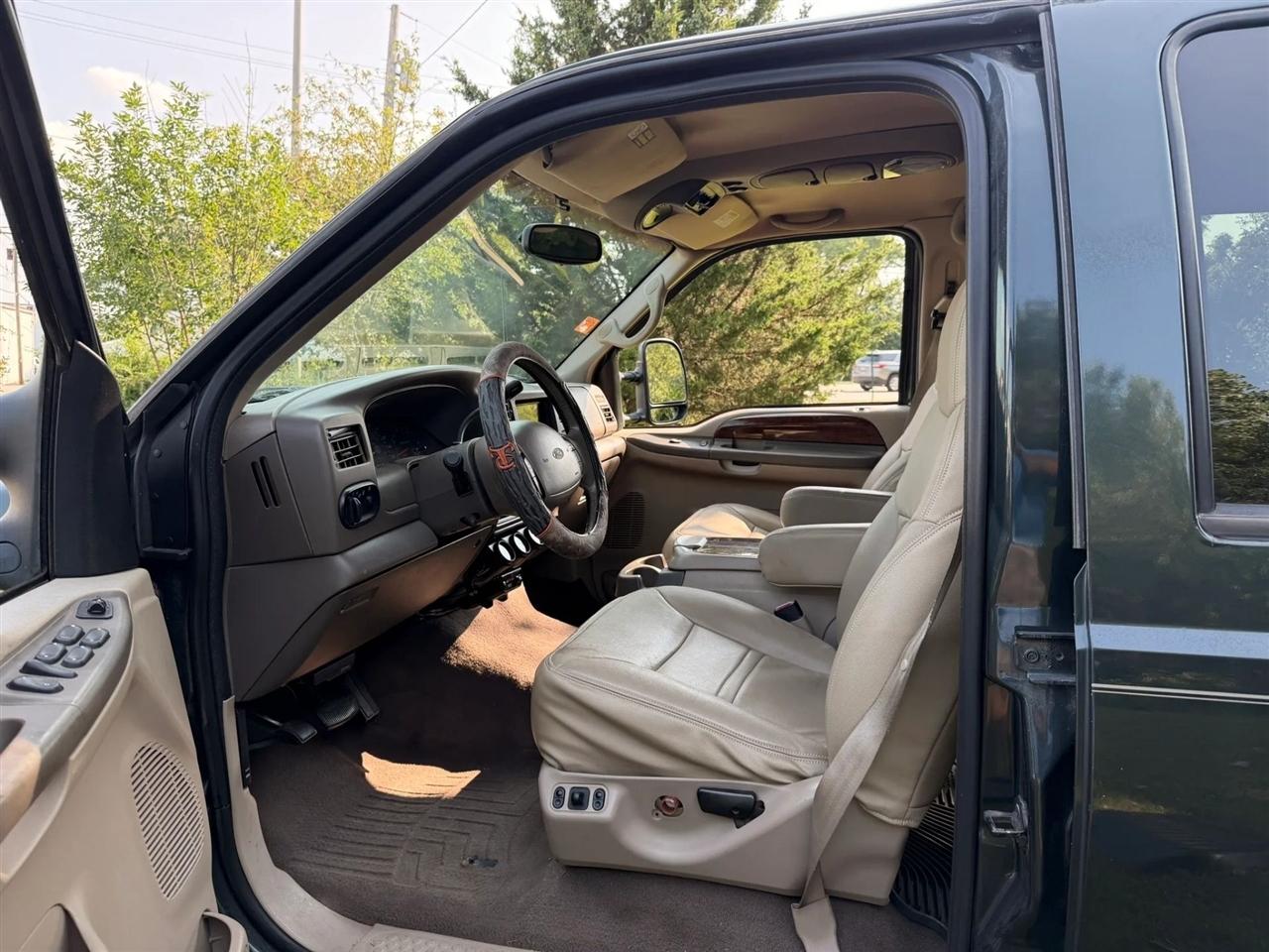 Ford Excursion  2001