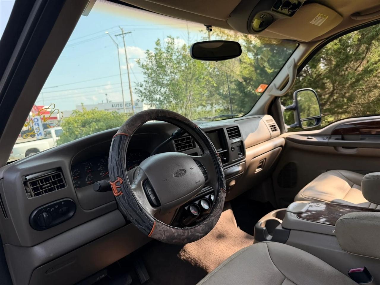 Ford Excursion  2001