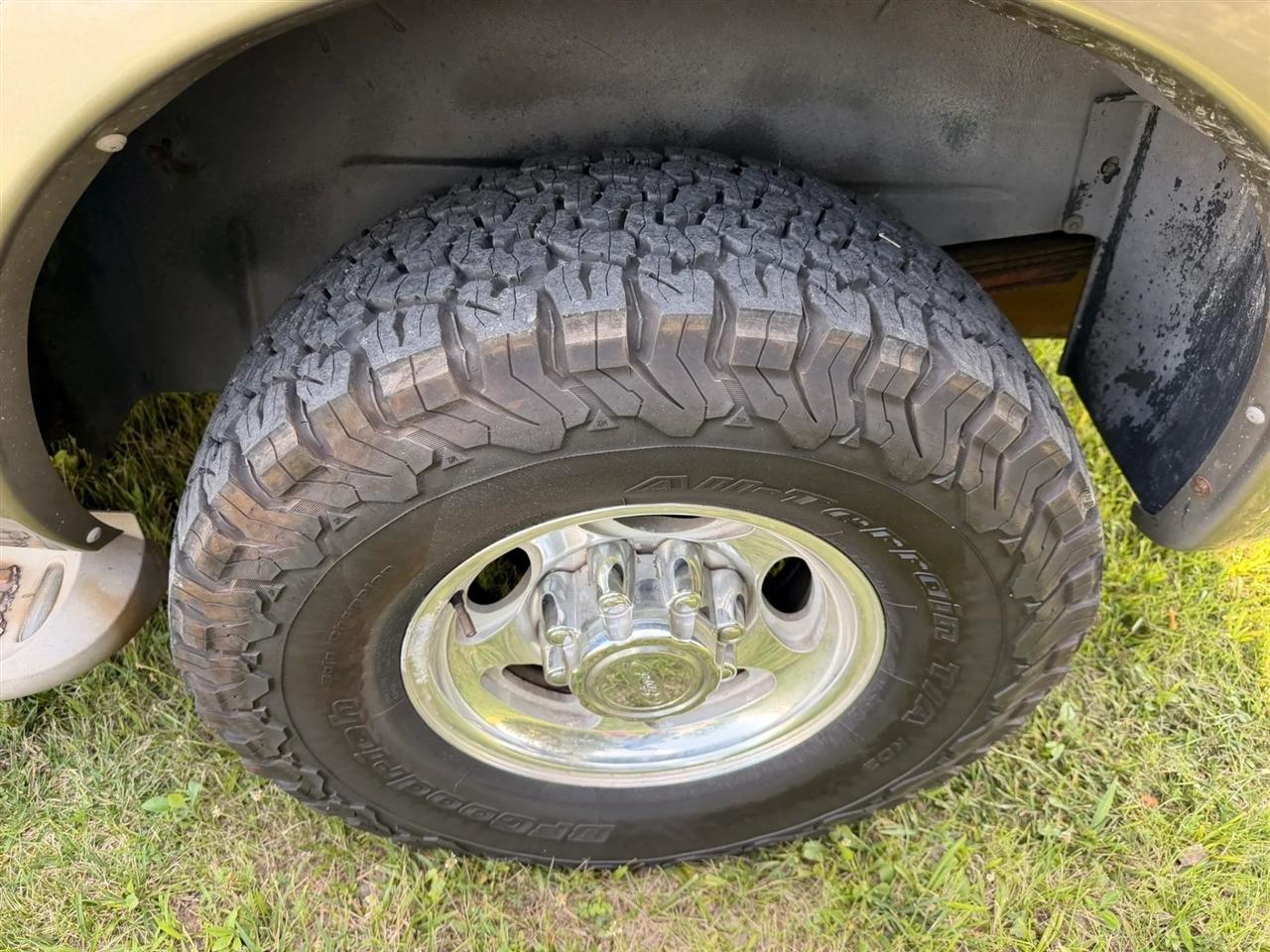 Ford Excursion  2001