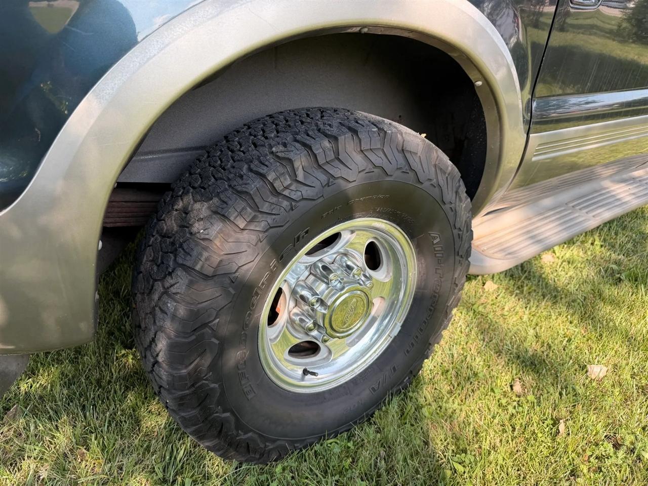 Ford Excursion  2001