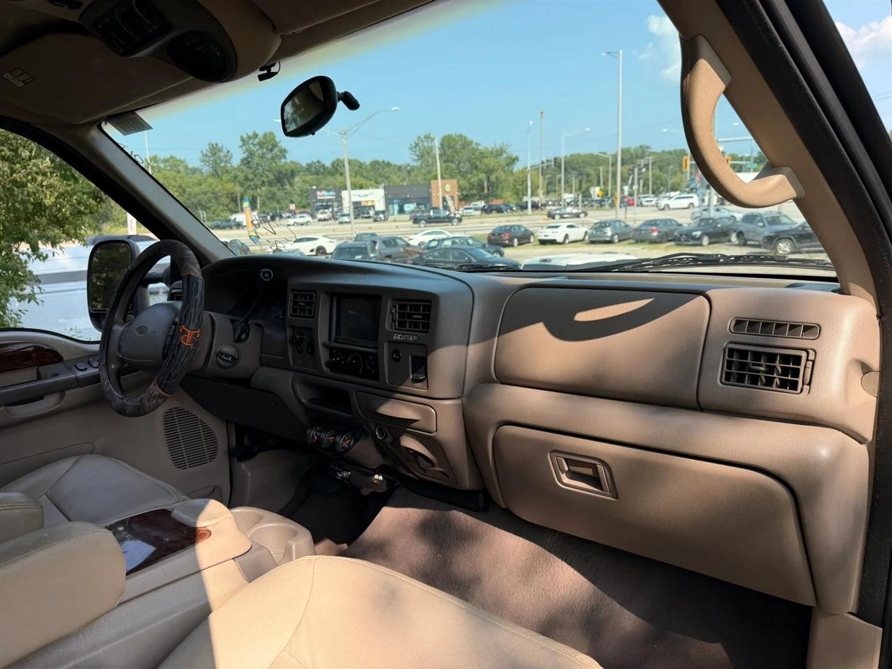 Ford Excursion  2001