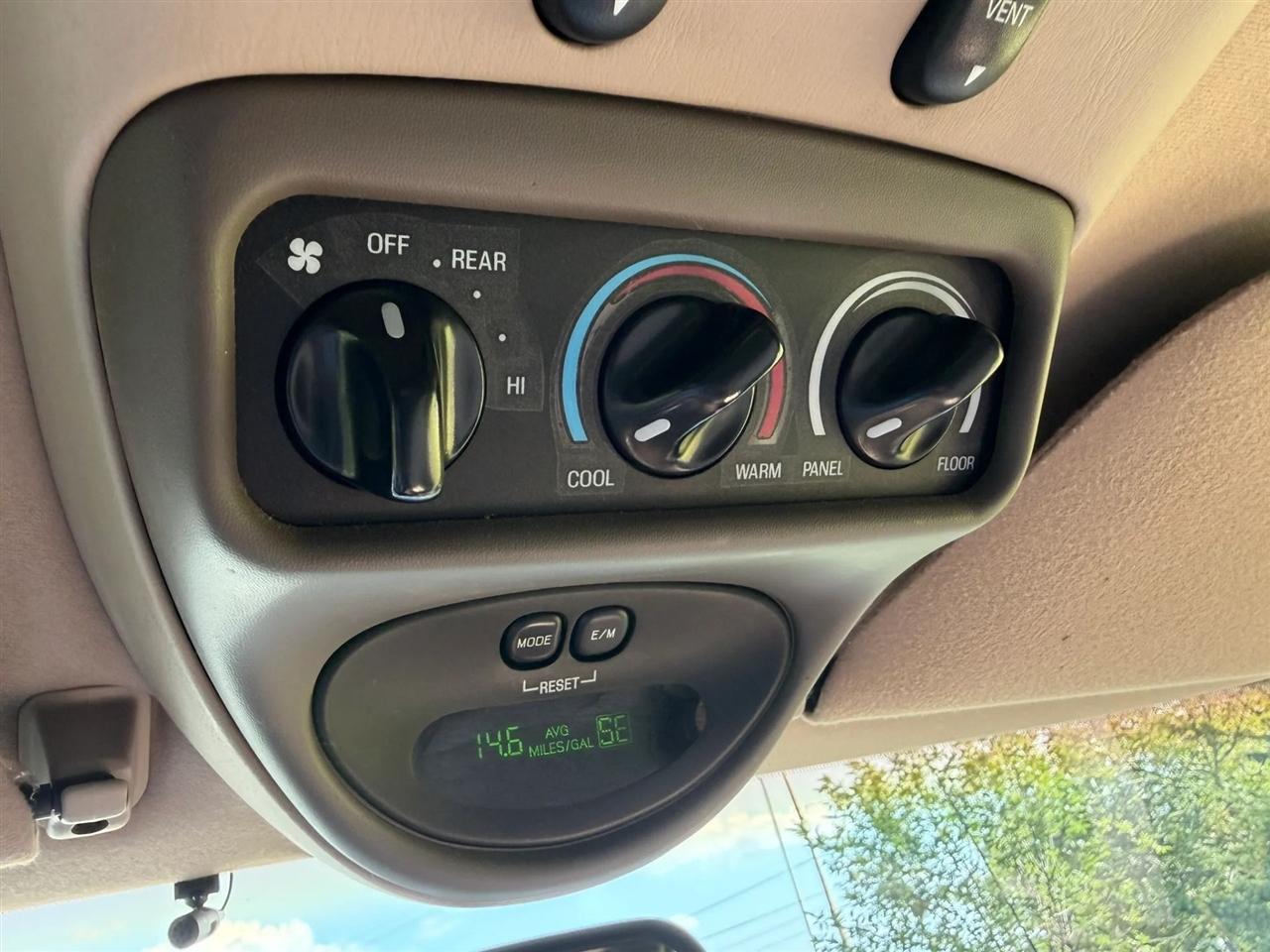 Ford Excursion  2001