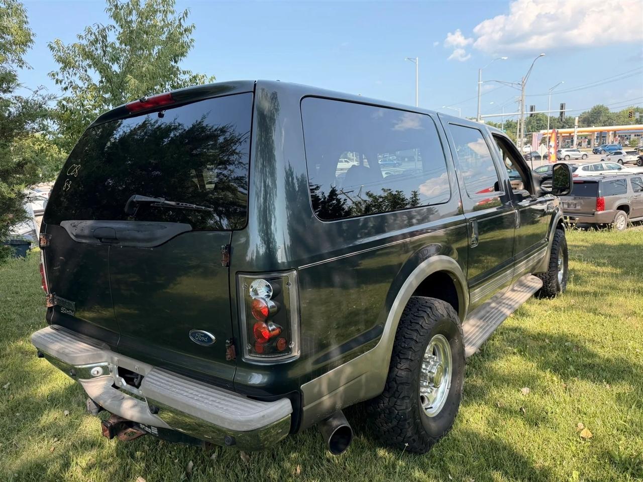 Ford Excursion  2001