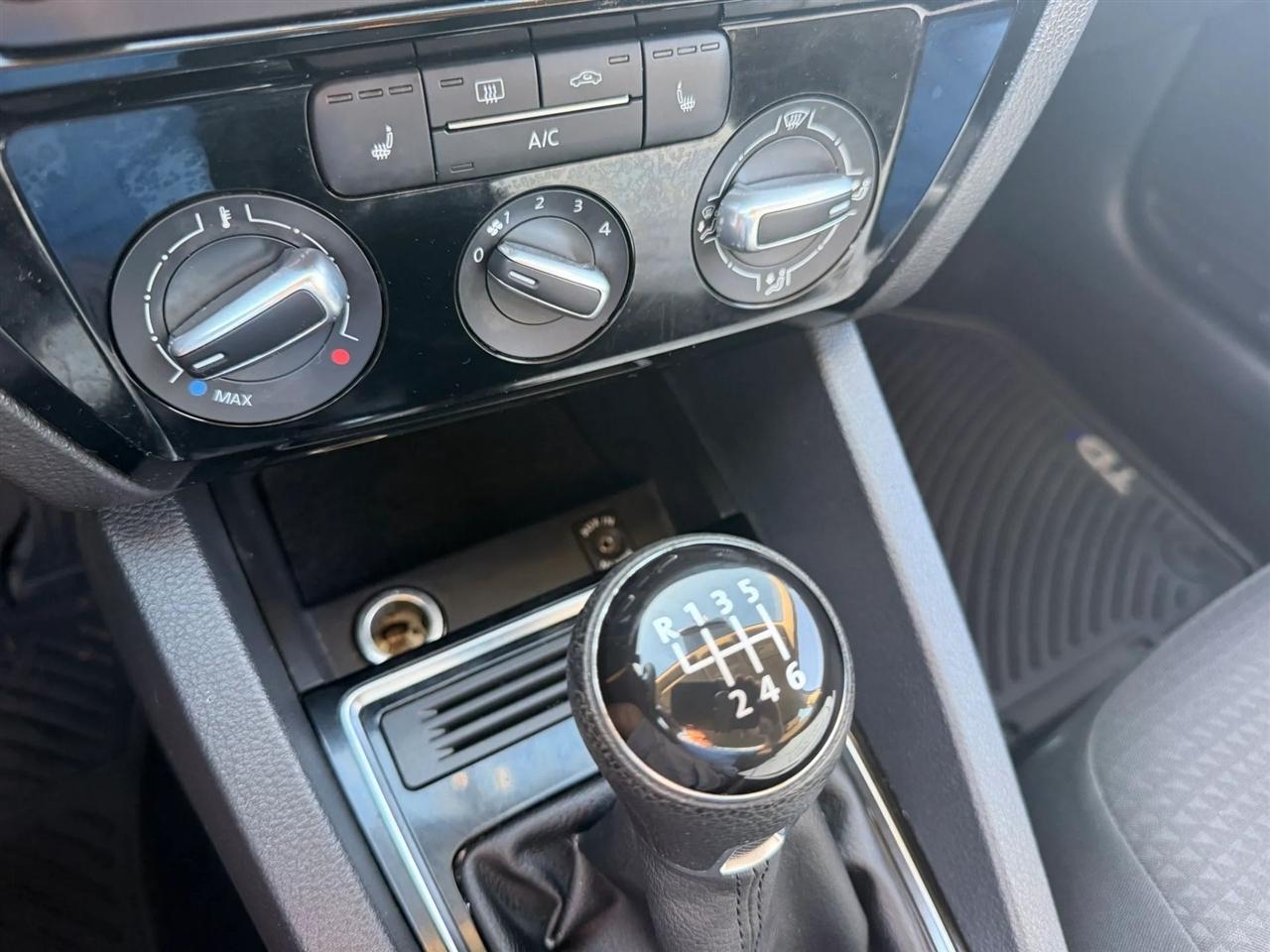 Volkswagen Jetta  2015