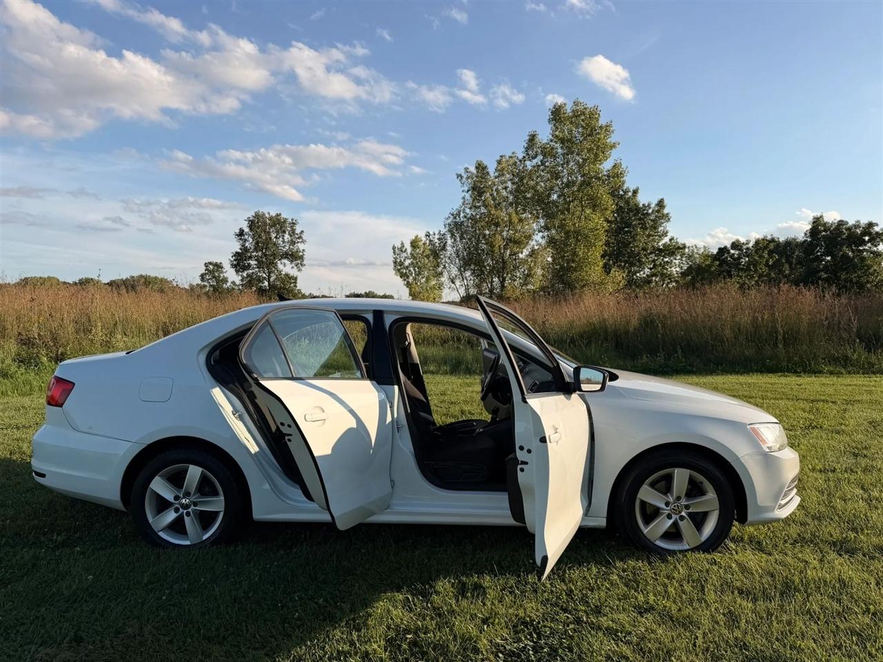 Volkswagen Jetta  2015