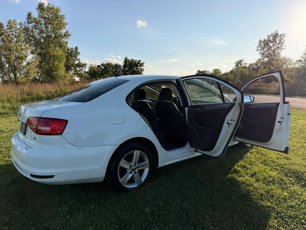 Volkswagen Jetta  2015