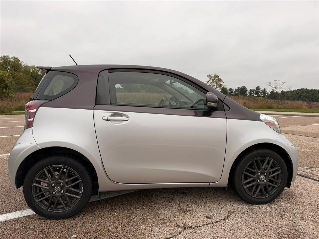 Scion iQ  2014