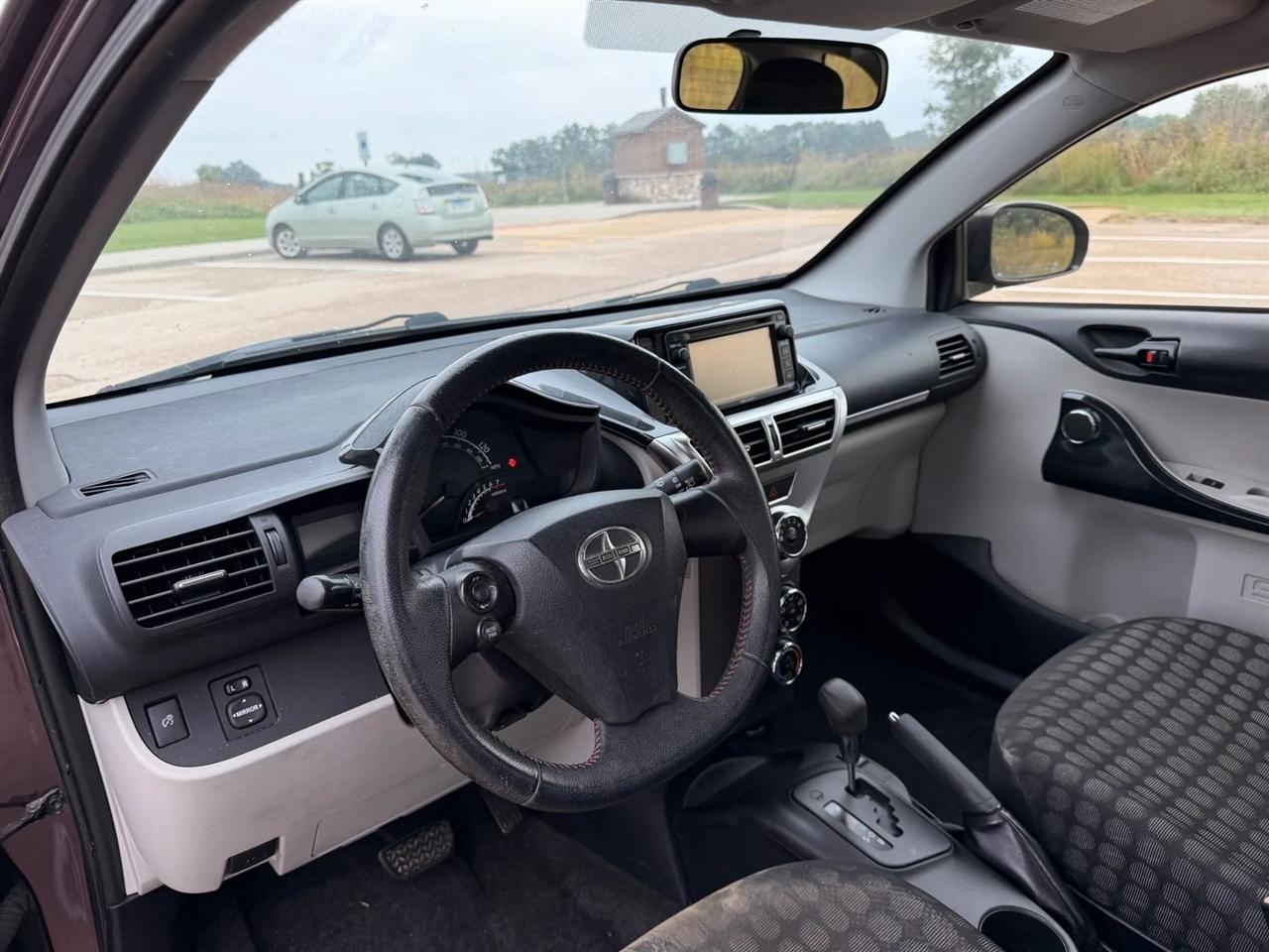 Scion iQ  2014