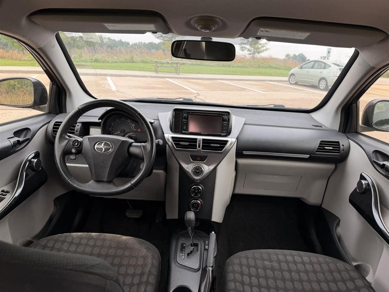 Scion iQ  2014