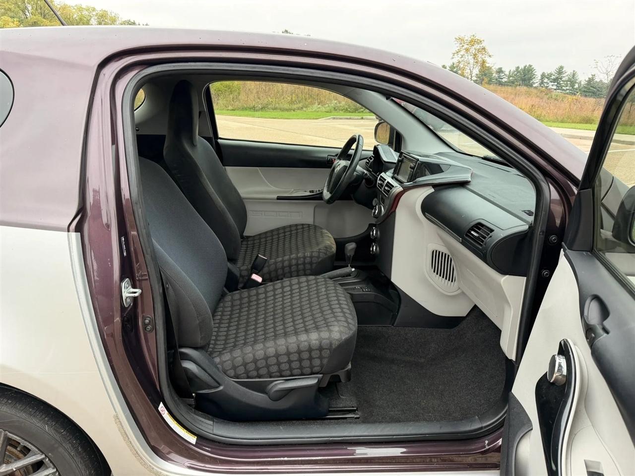 Scion iQ  2014