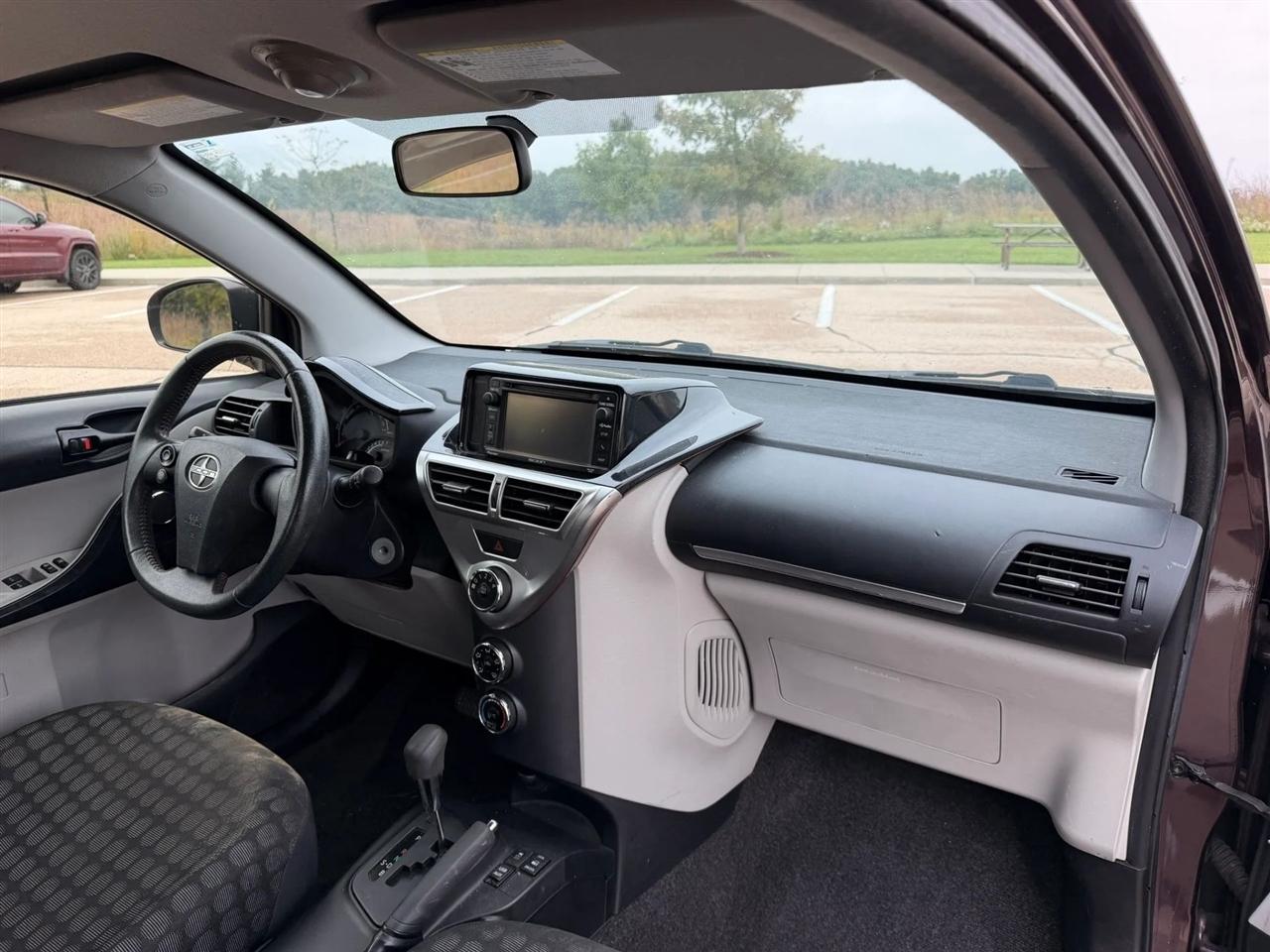 Scion iQ  2014