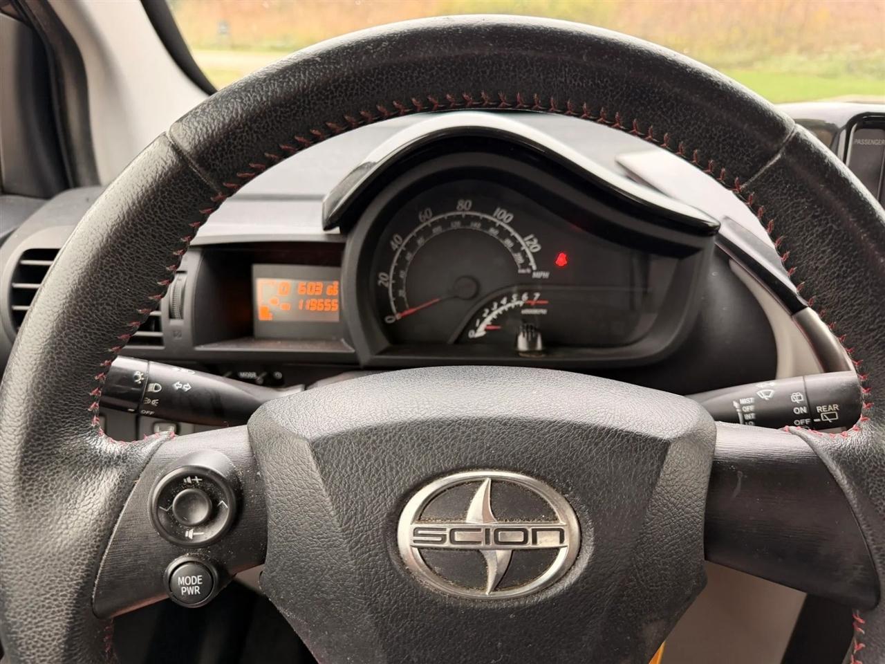 Scion iQ  2014