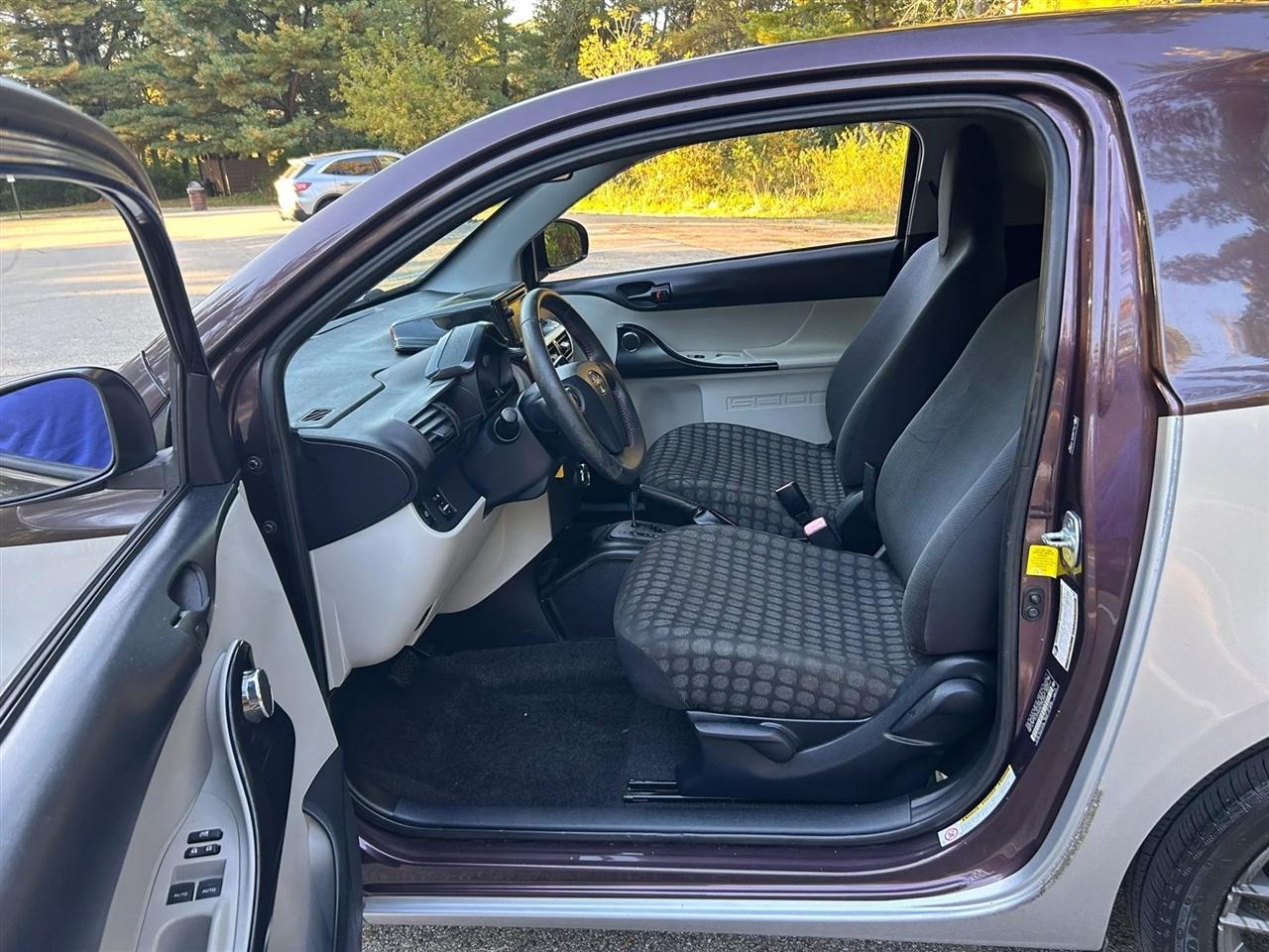 Scion iQ  2014