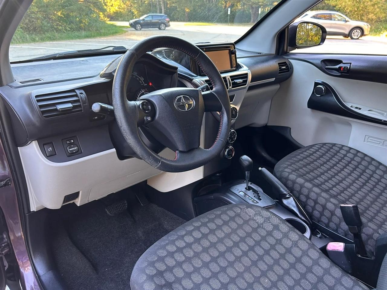Scion iQ  2014