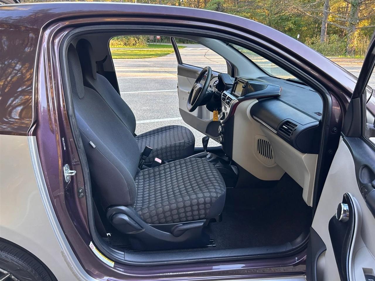 Scion iQ  2014