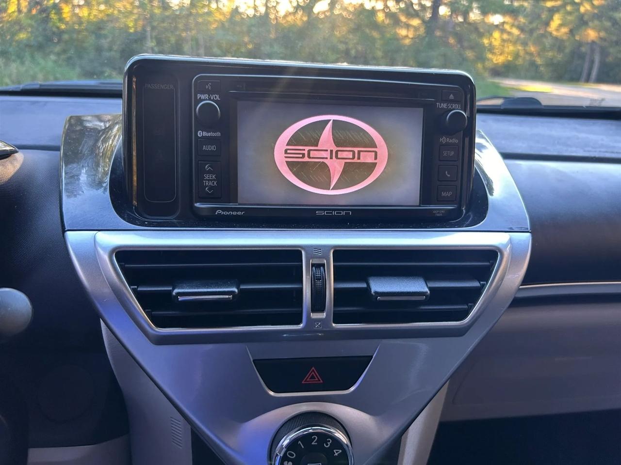 Scion iQ  2014