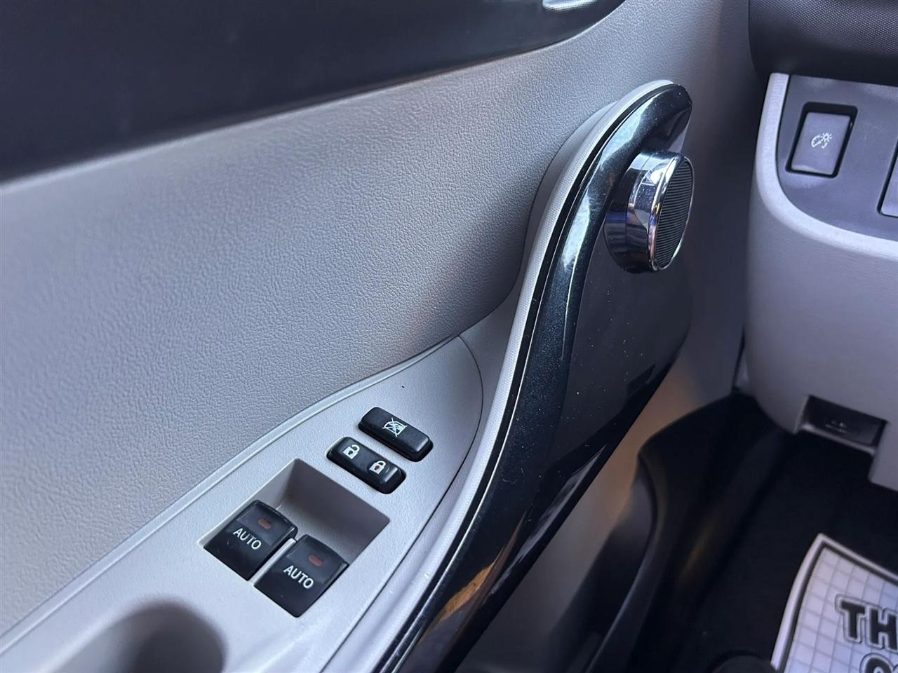 Scion iQ  2014