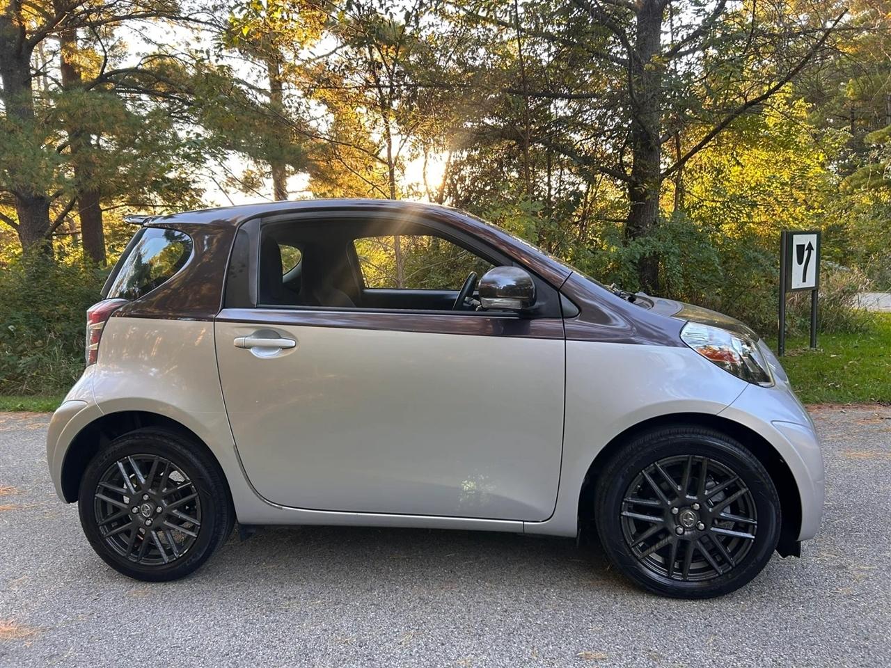 Scion iQ  2014