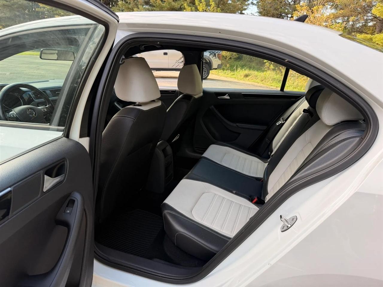 Volkswagen Jetta  2015