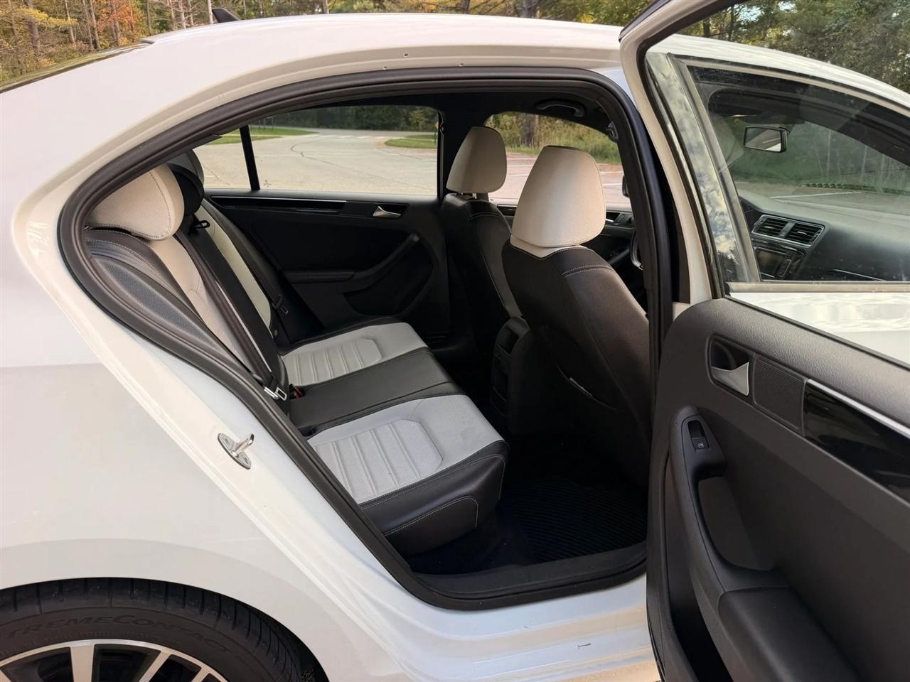 Volkswagen Jetta  2015