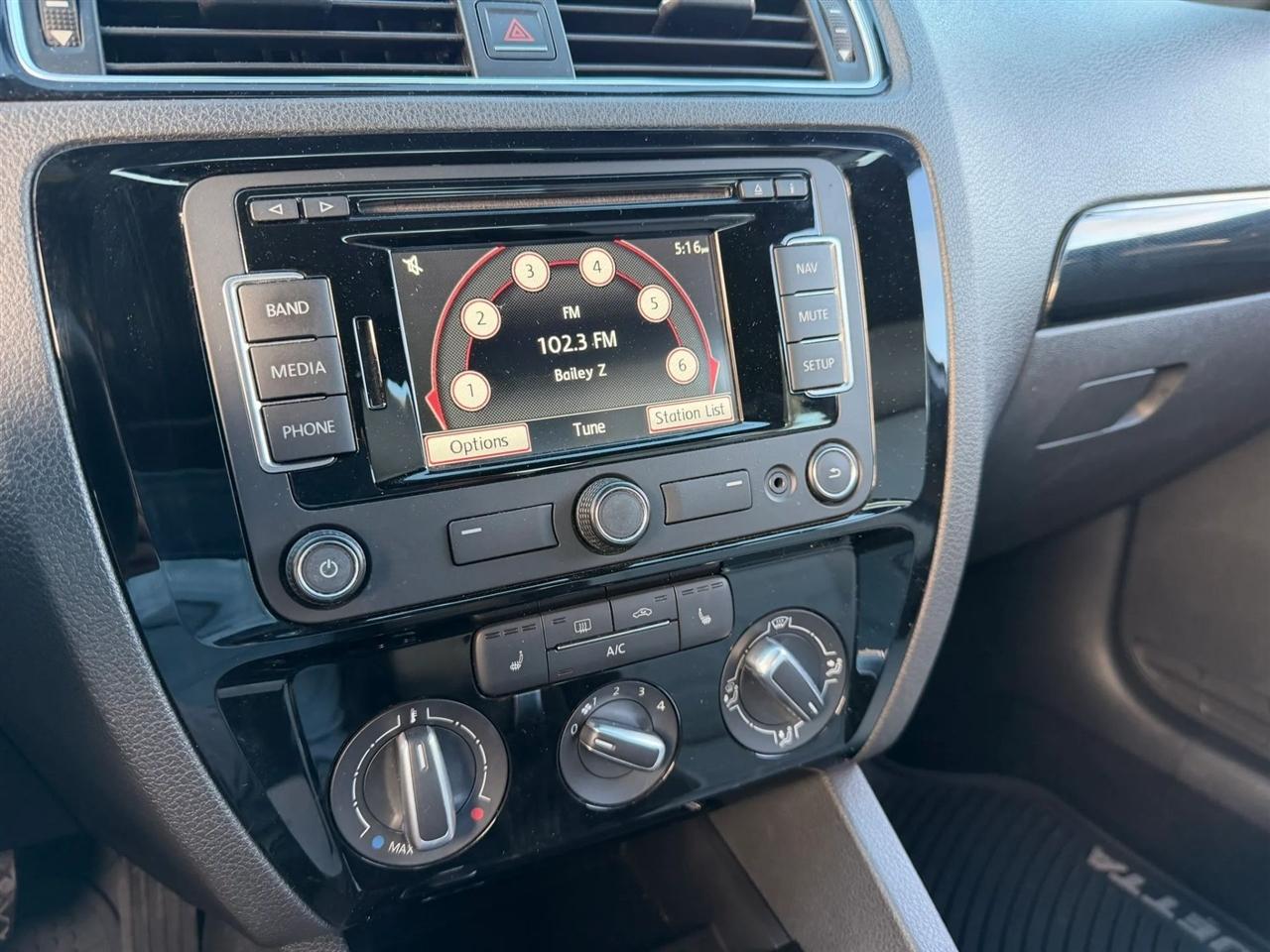 Volkswagen Jetta  2015