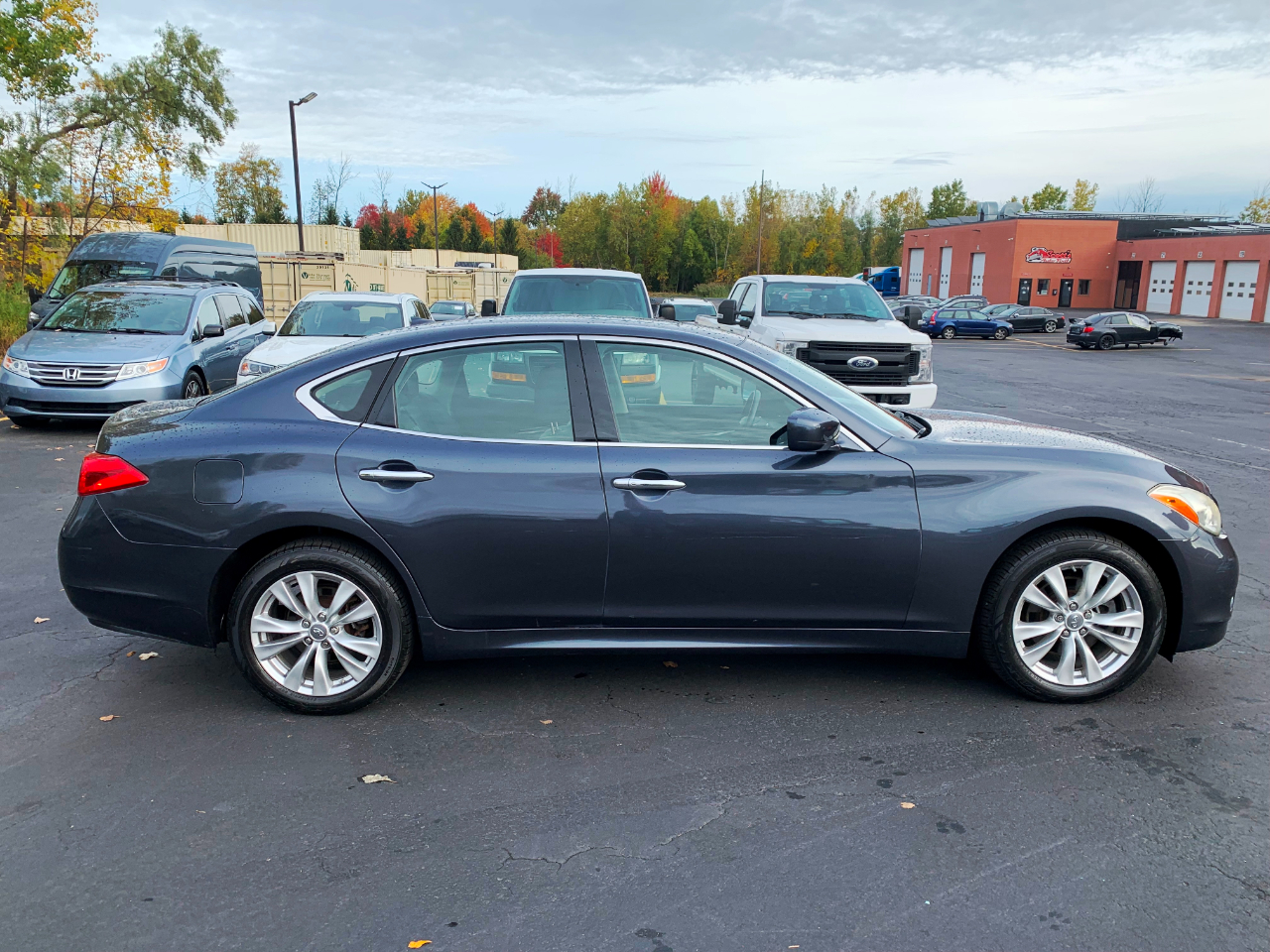 Infiniti M M37x 2011 Infiniti M M37x 2011