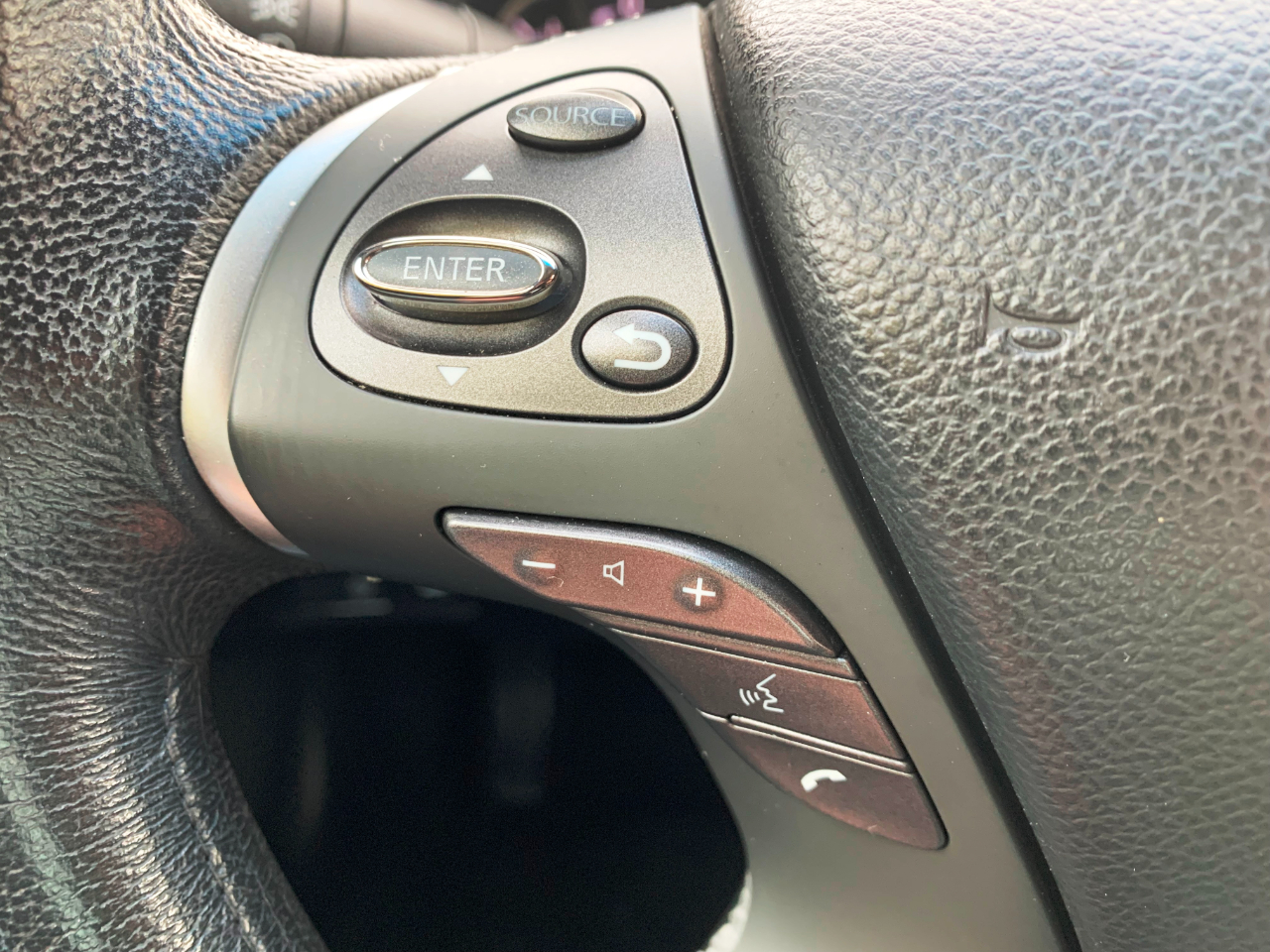 Infiniti M M37x 2011 Infiniti M M37x 2011